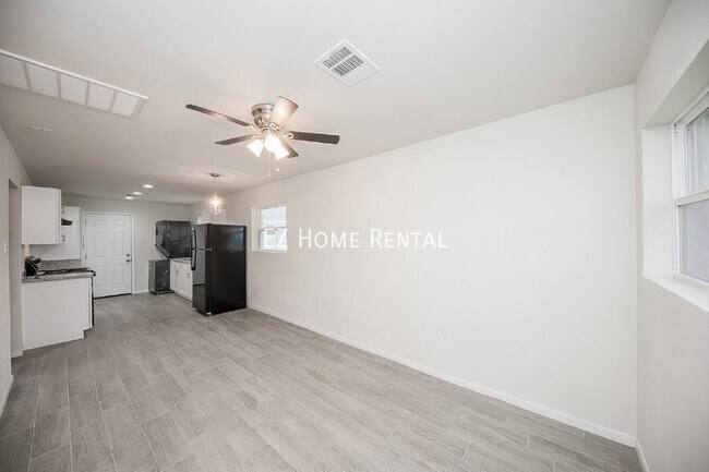 Photo - 5042 Mallow St Unit B