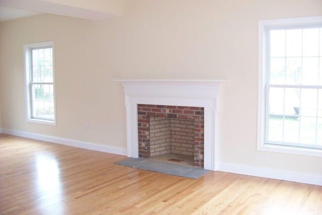 Photo - 509 Main St Unit 4