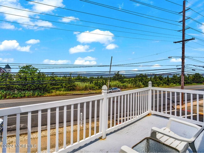 200 S Bayview Ave