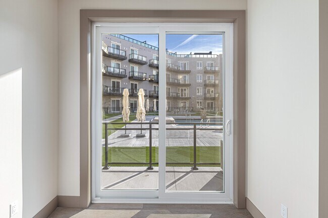 Photo - 2274 Princess St.