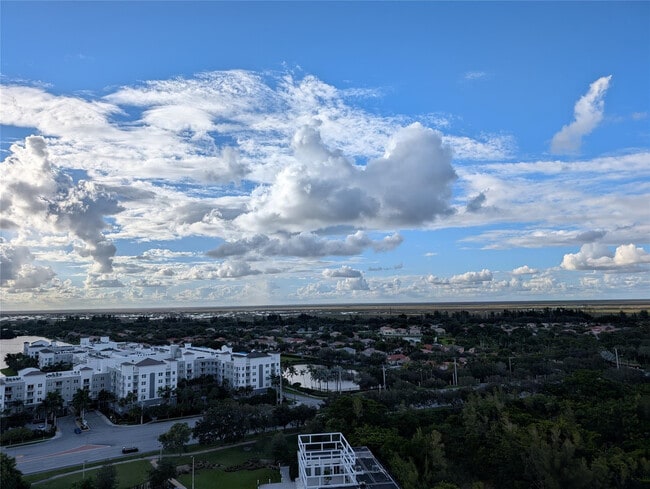 Photo - 2000 Metropica Wy Unit 1501