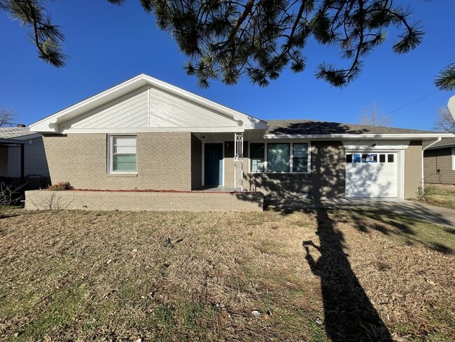 Building Photo - 722 NW 32nd St