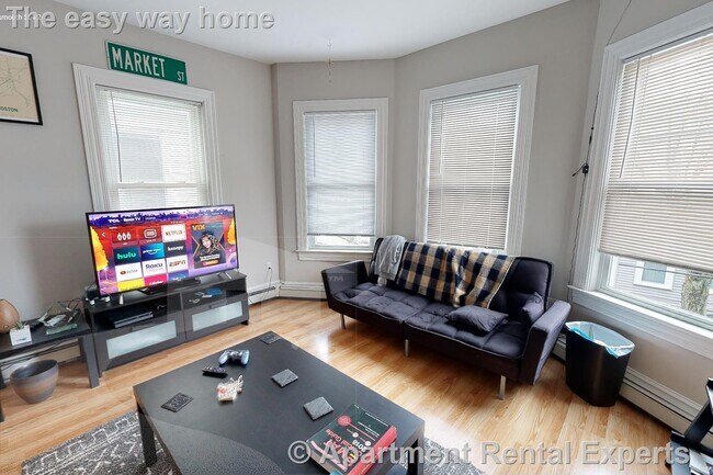 Photo - 27 Portsmouth St Unit #2