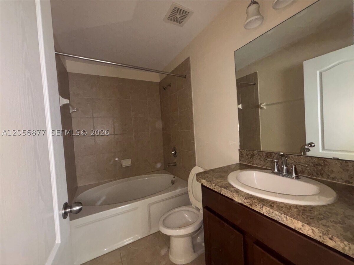 Photo - 360 Carina Cir