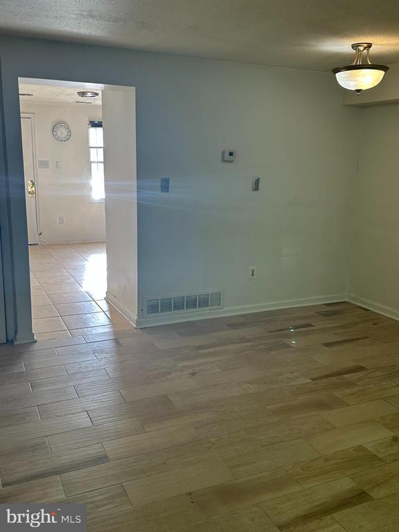 Photo - 1805 Dutch Village Dr