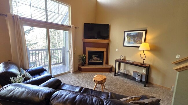 Photo - 720 Lakepoint Dr Unit B6