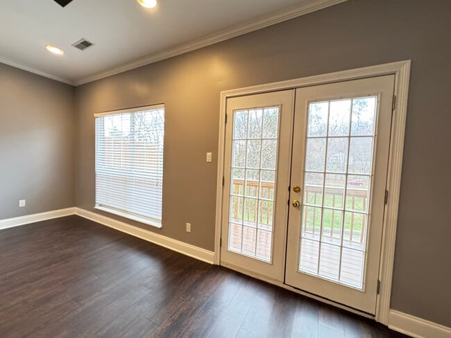 Living Room - 304 Queen Victoria Way