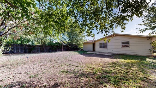 Photo - SPACIOUS HOUSE FOR RENT!!!