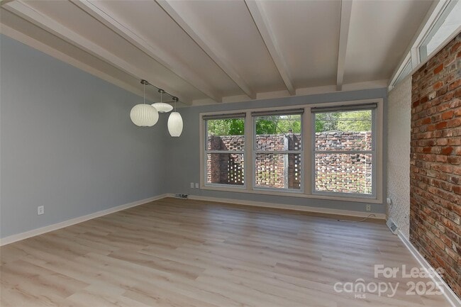 Photo - 3111 Spring Valley Rd