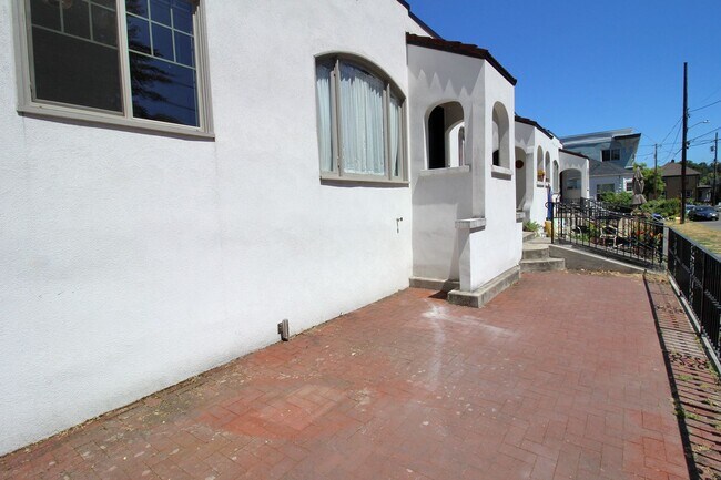 Photo - blenllc01 Unidad 2905