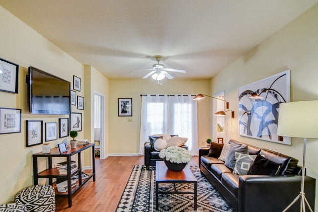 Amplia sala de estar - The Chelsea