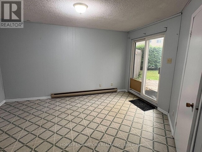 Photo - 60 Elmsdale Dr
