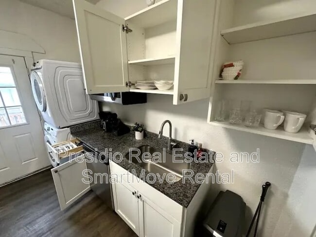 Photo - 1985 S 200 E