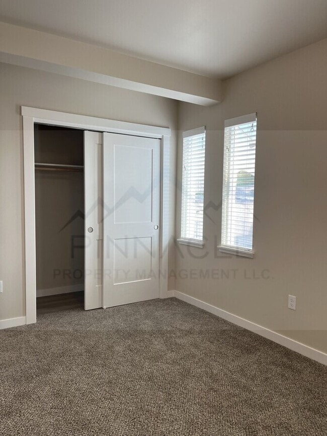 1001 W Yakima Ave