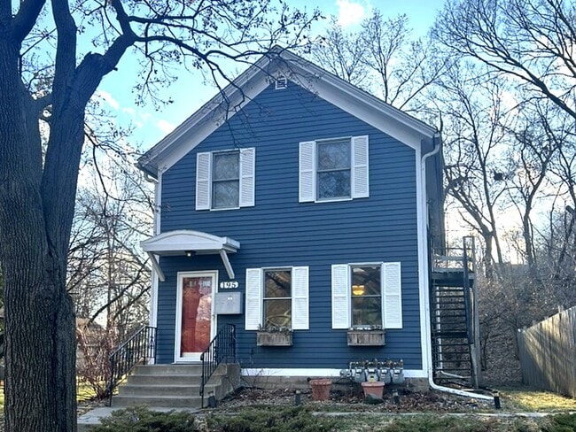 Building Photo - 195 Oneida St Unit 4
