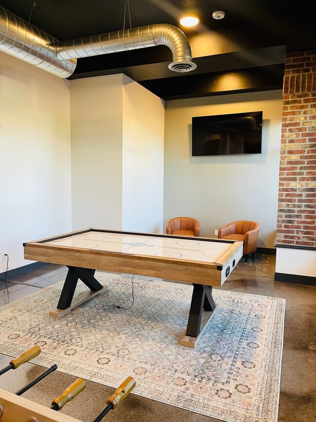 Photo - Hilltop Towers