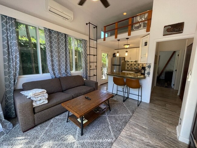 Building Photo - Furnished Napili One Bedroom + Loft