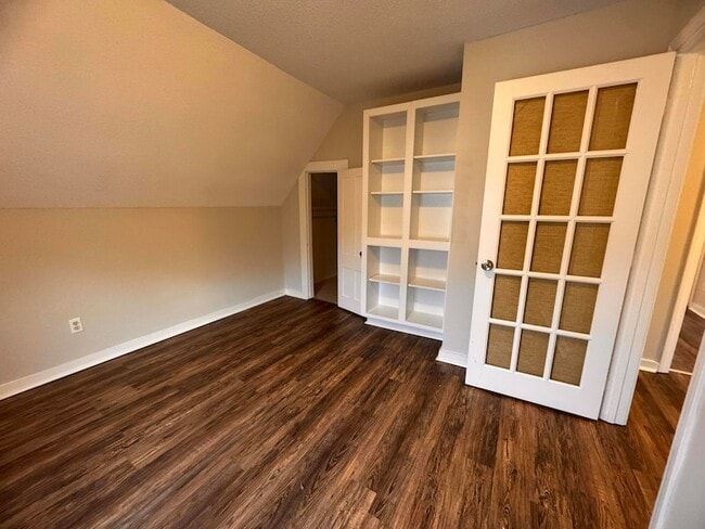 Photo - 805 Teaticket Hwy Unit 1A