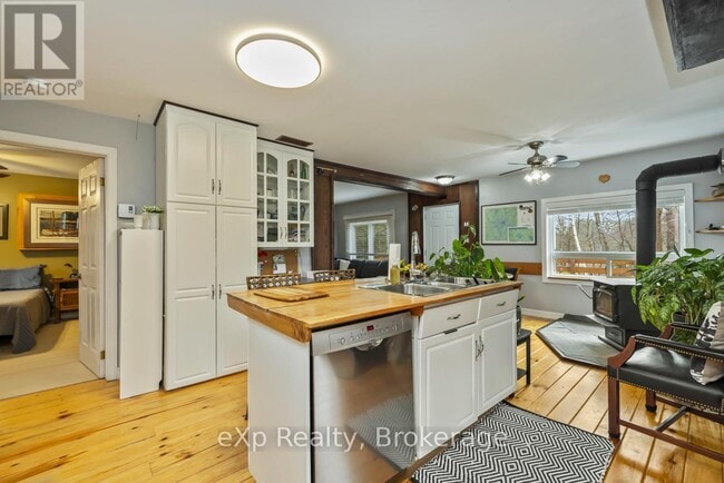 Photo - 20 Sunnyshore Park Dr