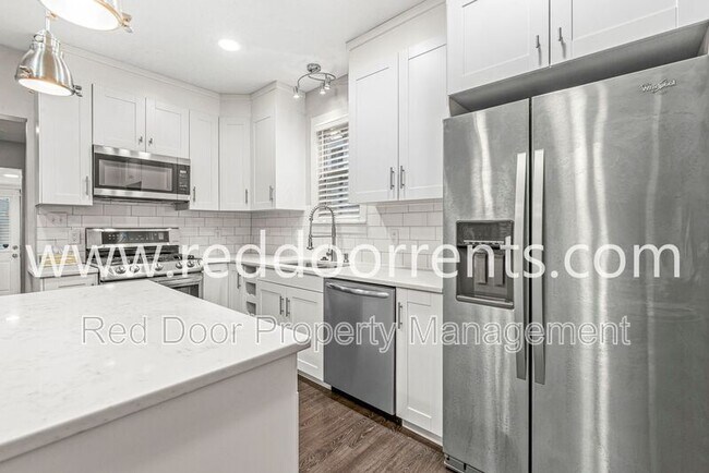 Photo - 2028 Hoyt Ave