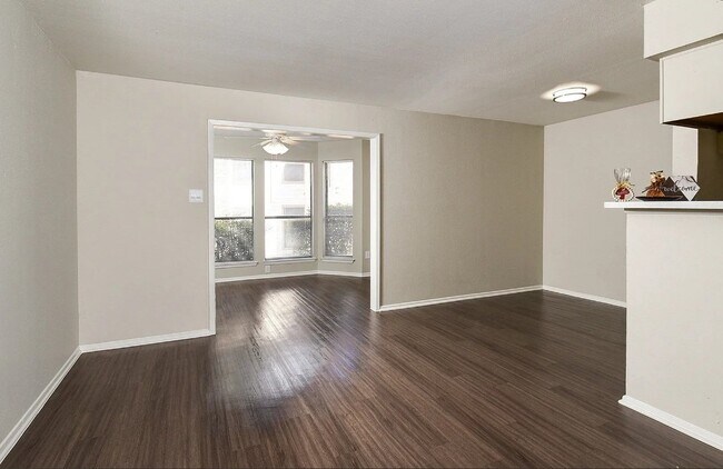 Photo - 11441 N Interstate Hwy 35 Unit 17206