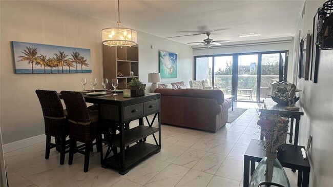 Building Photo - 1401 N Riverside Dr Unit 603