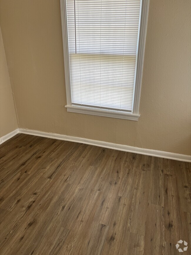 Building Photo - 2404 Cincinnati Ave Unit 2404 Rental