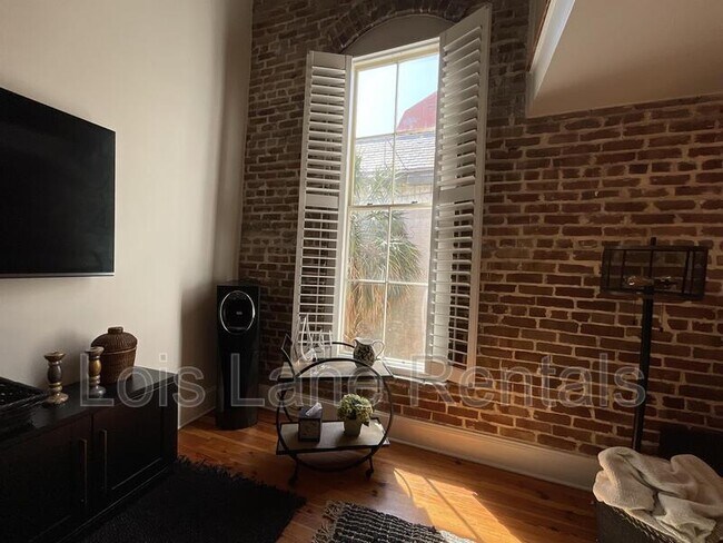 Photo - 377 King St Unidad 203 - 1