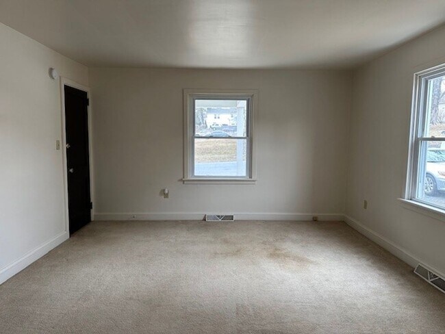 Photo - Spacious 1st Floor 1 Bed 1 Bath Apt In Cen... Unidad A