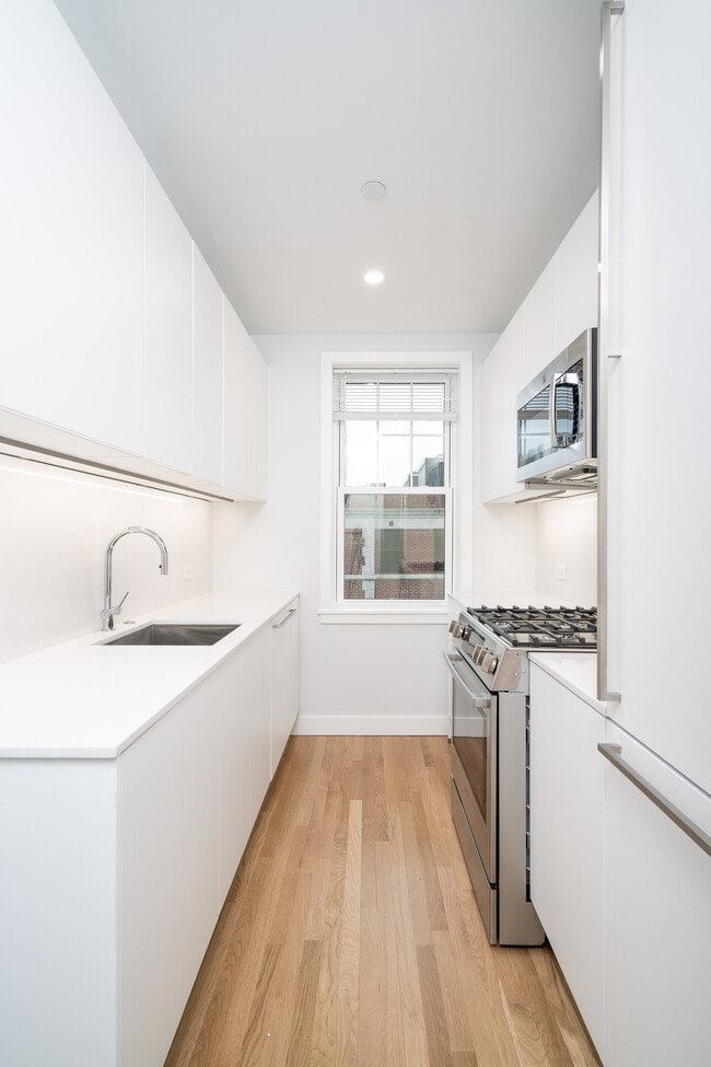 Photo - 336 Harvard St