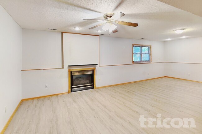 Photo - 5150 S Park Dr