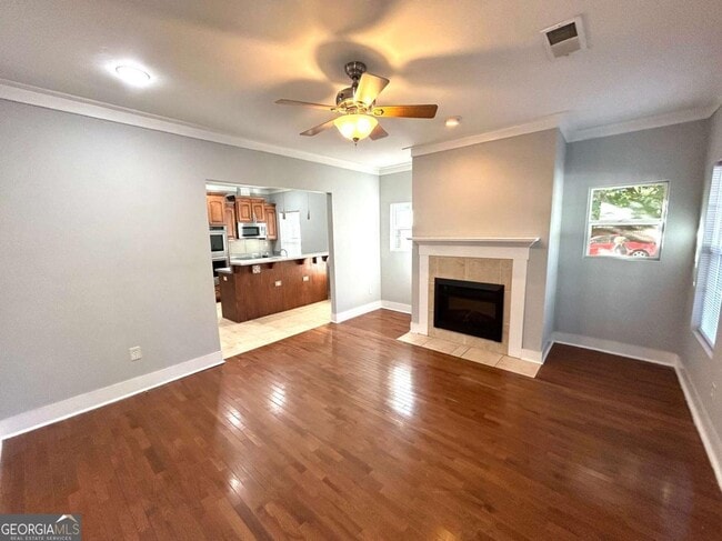 Photo - 1020 Hill St SE