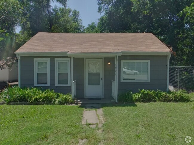 Building Photo - 1849 S Spruce St Rental