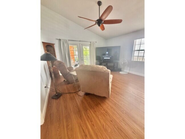 Photo - Available Now! 3 Bedroom, 2 Bath. Furnishe...