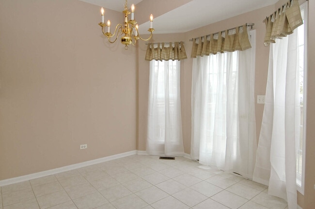 Photo - 2162 Yale Cir