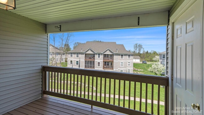 Photo - 1328 Heatherwood Ln