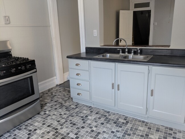 Freshly painted kitchen - 935 N 5th St Unit 2