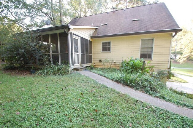 Photo - 5511 Burrus Ln