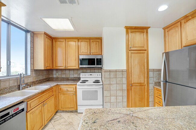 Photo - 10747 Wilshire Blvd Unit 905