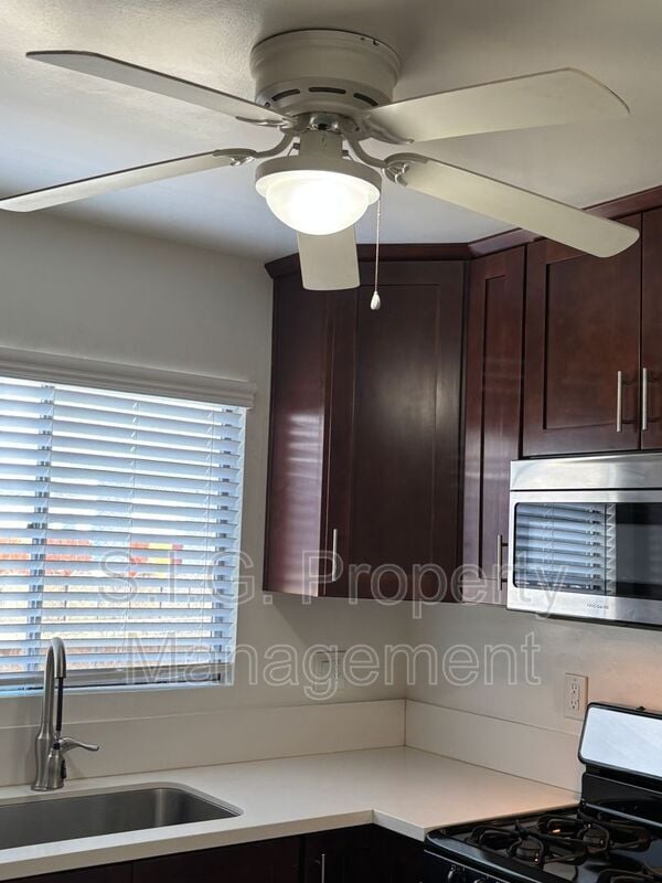 Building Photo - 3513 W Alameda Ave Unit #B Rental