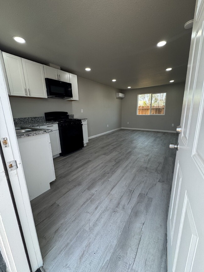 Photo - Now Available – Renovated 2 Bed / 1 Bath A... Unit 3