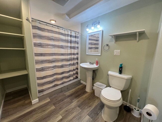 Photo - Furnished 1 Bed/ 1 Bath Near PSNS, Utiliti...