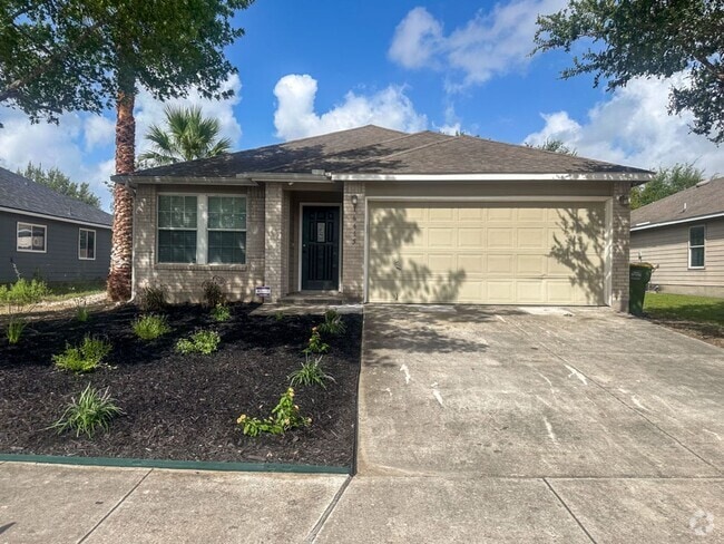 Building Photo - 1 STORY 3 BEDROOM WITH AN OFFICE AND 2 BAT... Rental