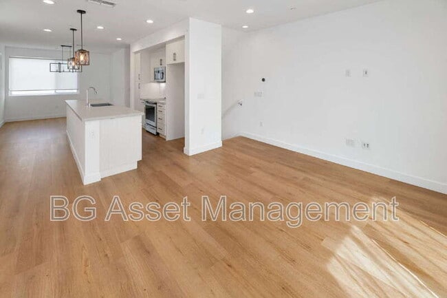 Photo - 3909 Wattling St