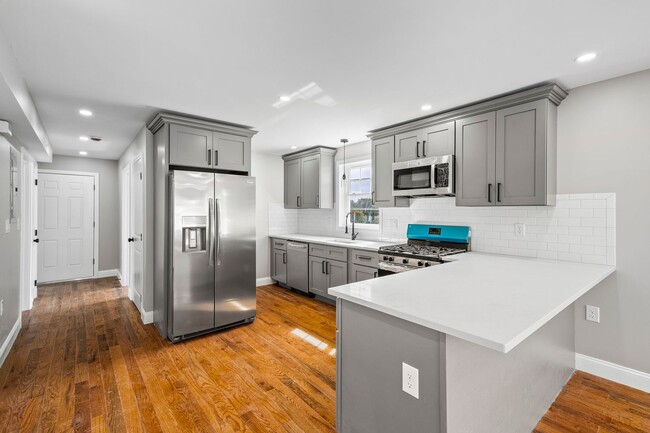 Building Photo - Beautifully Remodeled 3-Unit Rental Property