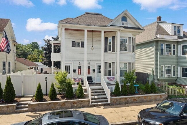 Photo - 616 Hevey St