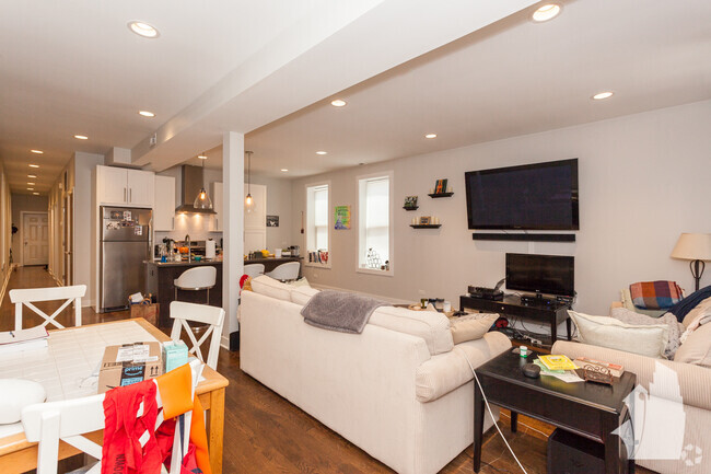 Building Photo - 2014 N Wolcott Ave Unit 1 Rental