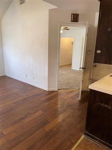 Photo - 120 W Heron St