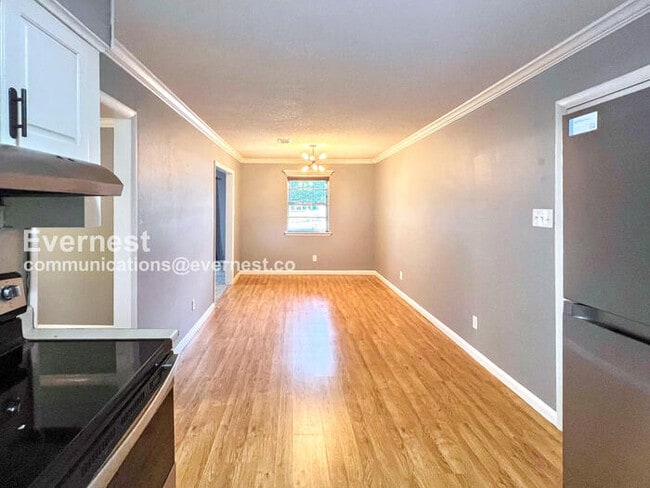 Photo - 903 Bristol Dr