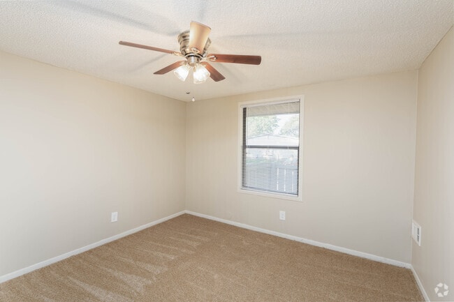 1BR,1BA - 576SF - Bedroom